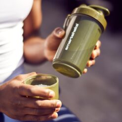 Smartshake_O2Go_Army_green_lifestyle_800x - fit360.ee